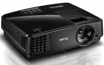 Projector 3200 lumens with screen
